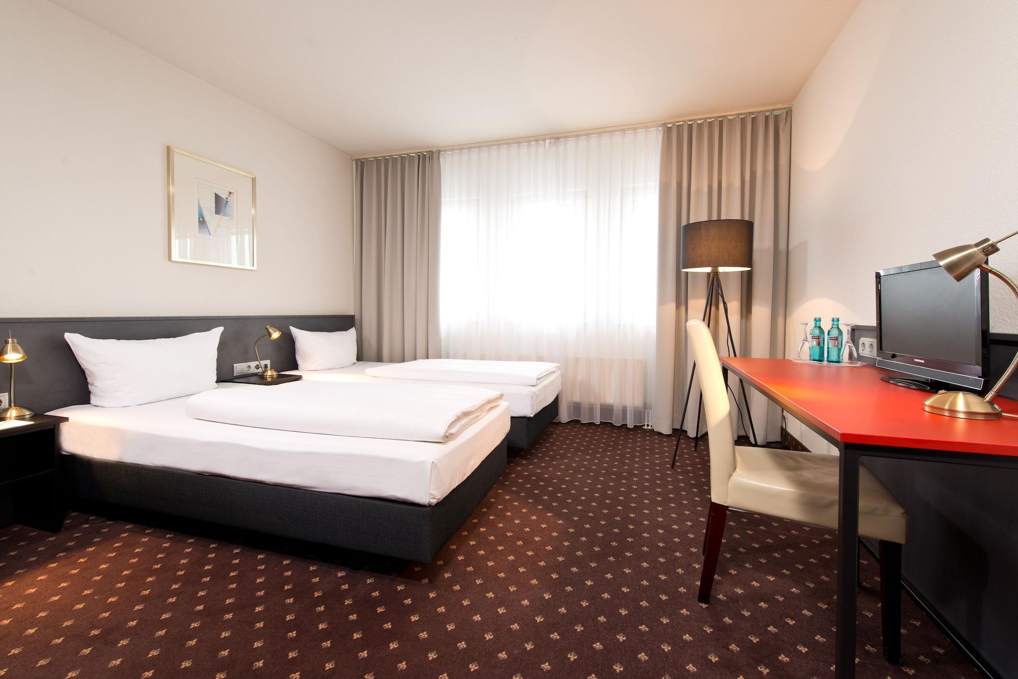 Achat Hotel ホッケンハイム エクステリア 写真