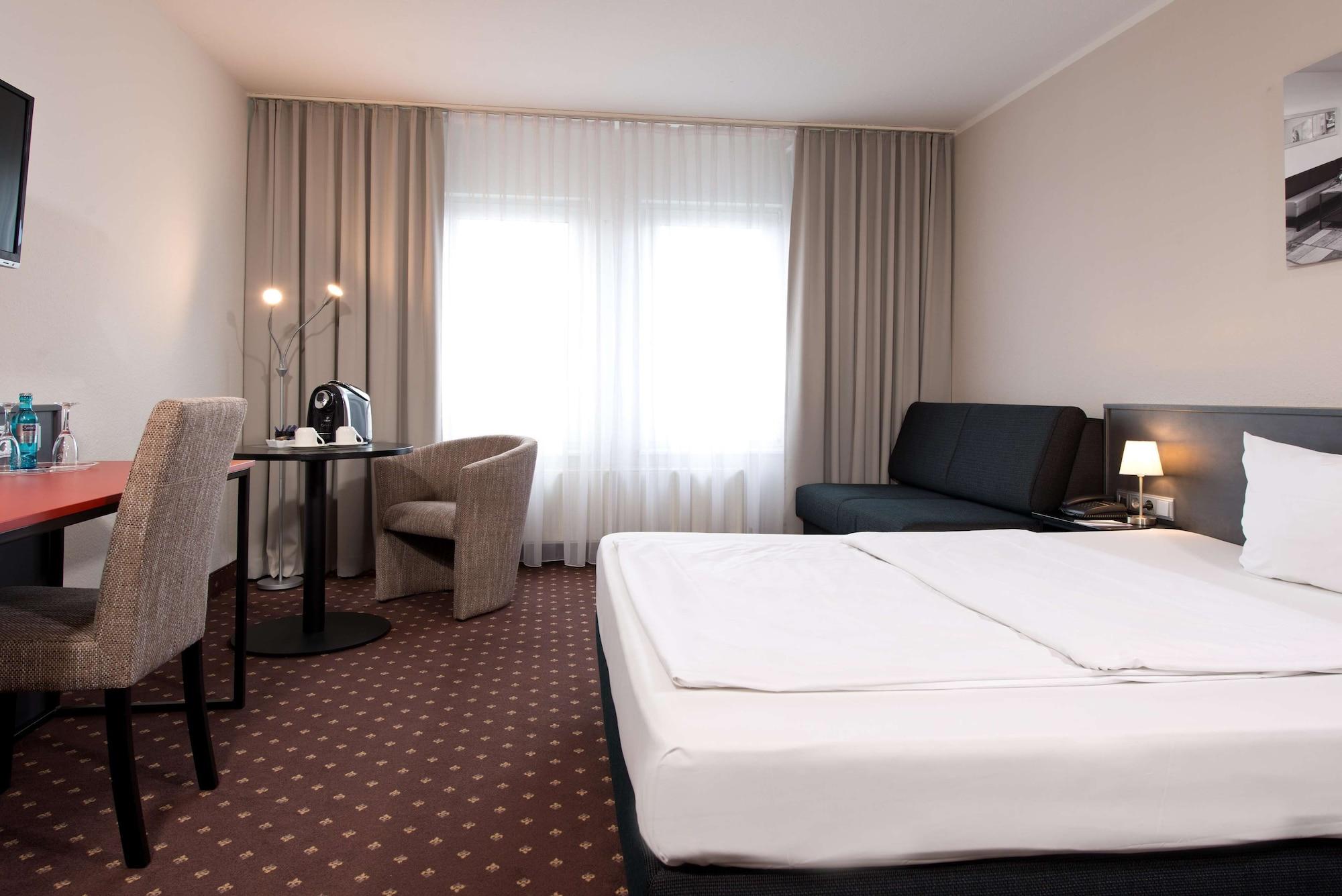 Achat Hotel ホッケンハイム エクステリア 写真