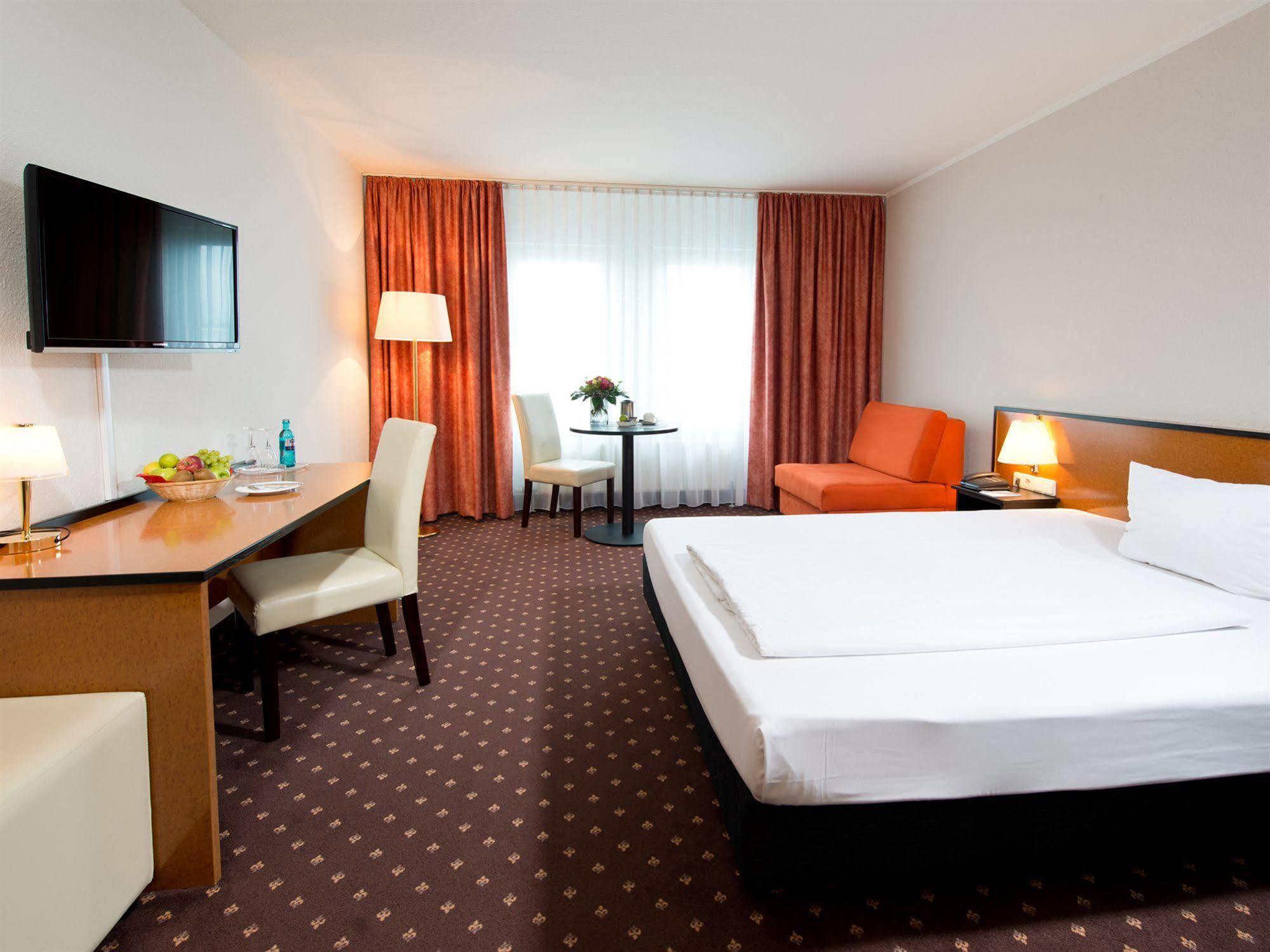 Achat Hotel ホッケンハイム エクステリア 写真