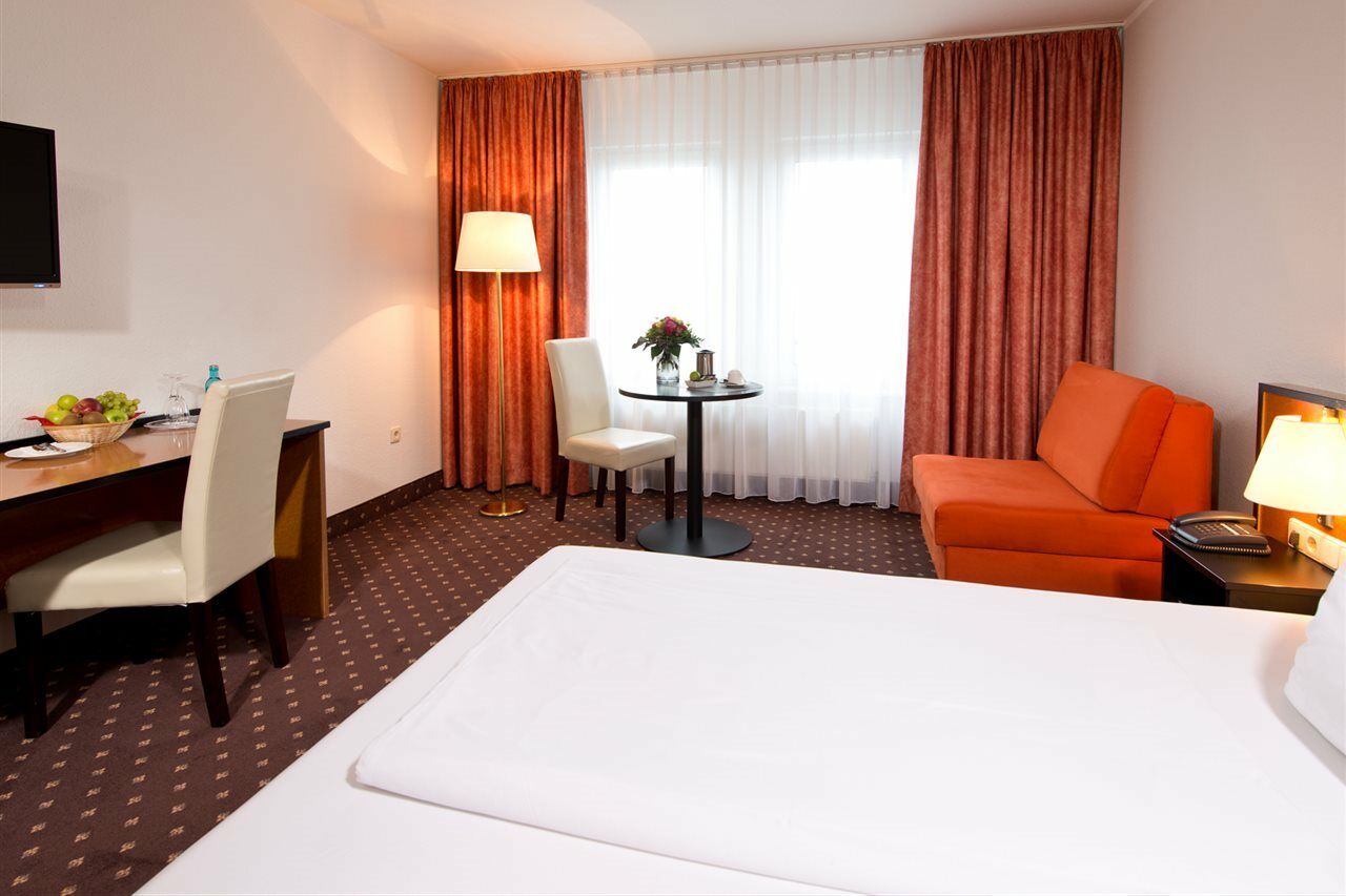 Achat Hotel ホッケンハイム エクステリア 写真