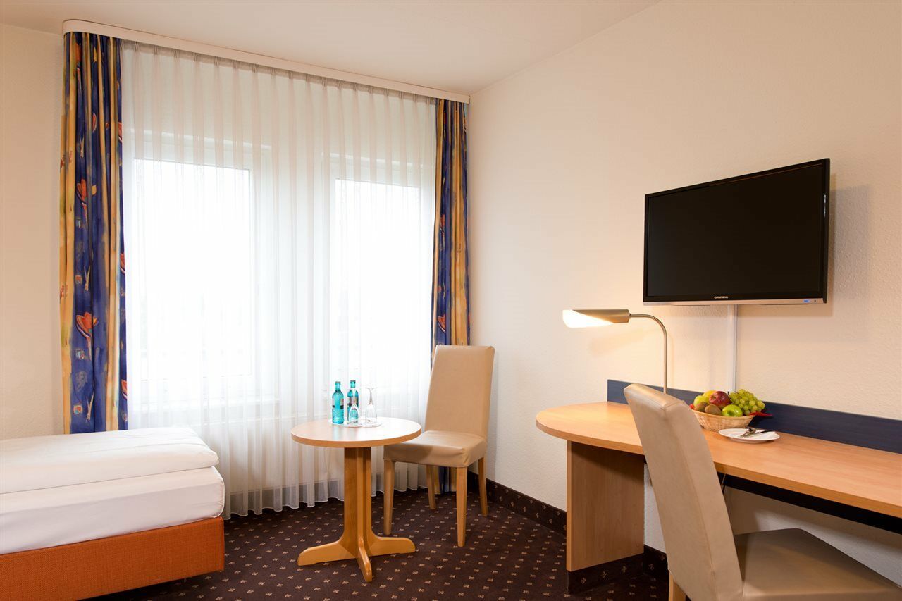 Achat Hotel ホッケンハイム エクステリア 写真